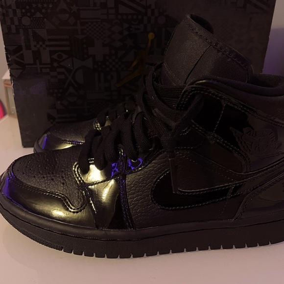 black jordan 1 - Picture 1 of 9